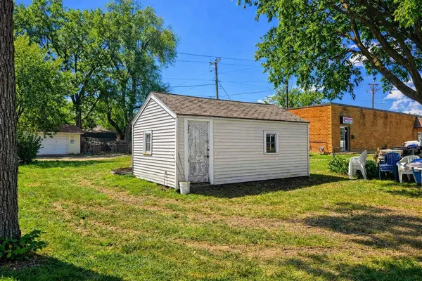 715 Douglas Ave, Yankton, SD 57078