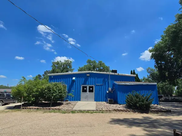 821 Broadway Ave, Yankton, SD 57078