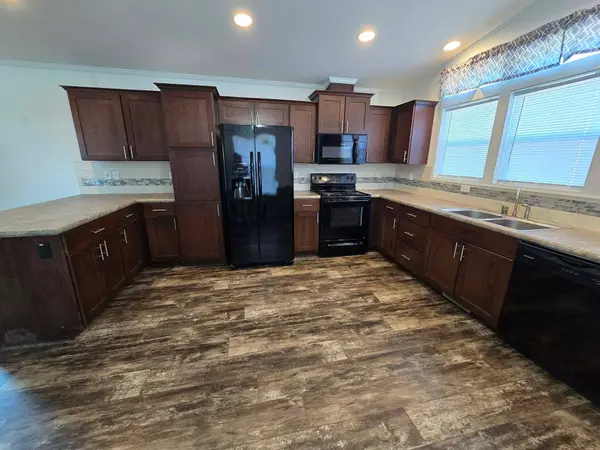 105 Sid St, Yankton, SD 57078