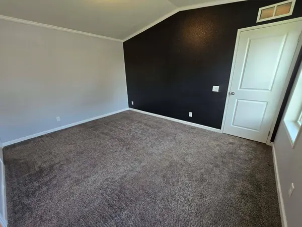 105 Sid St, Yankton, SD 57078