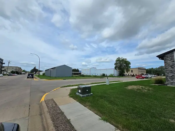 tbd E 2nd, Yankton, SD 57078