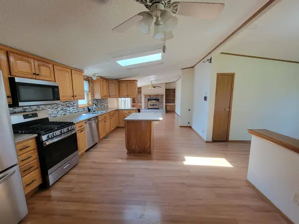 118 Greenbriar St, Yankton, SD 57078
