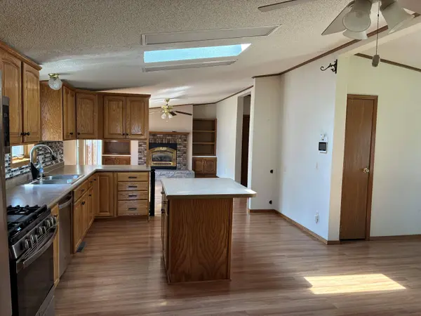 118 Greenbriar St, Yankton, SD 57078