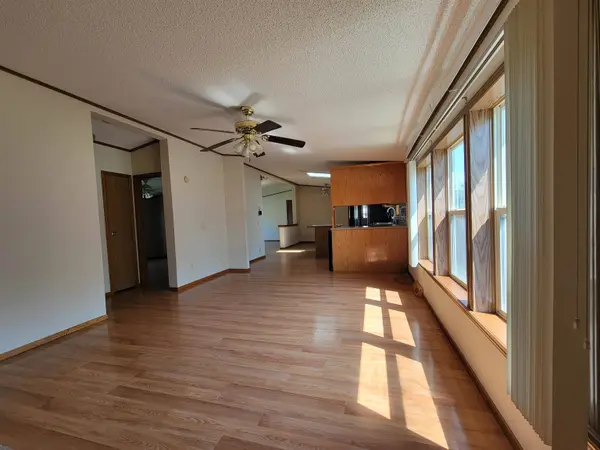 118 Greenbriar St, Yankton, SD 57078