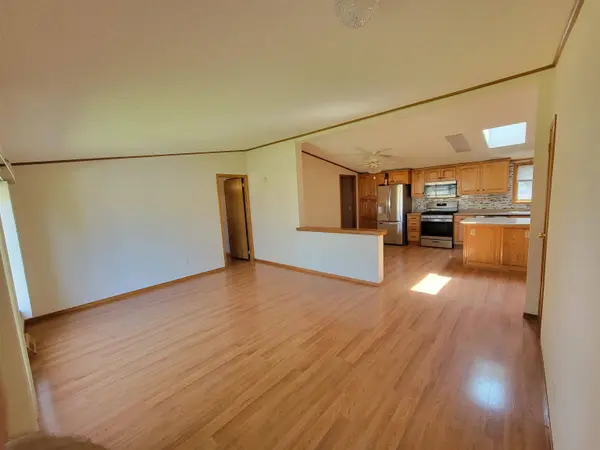 118 Greenbriar St, Yankton, SD 57078