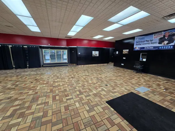 301 Broadway Ave, Yankton, SD 57078