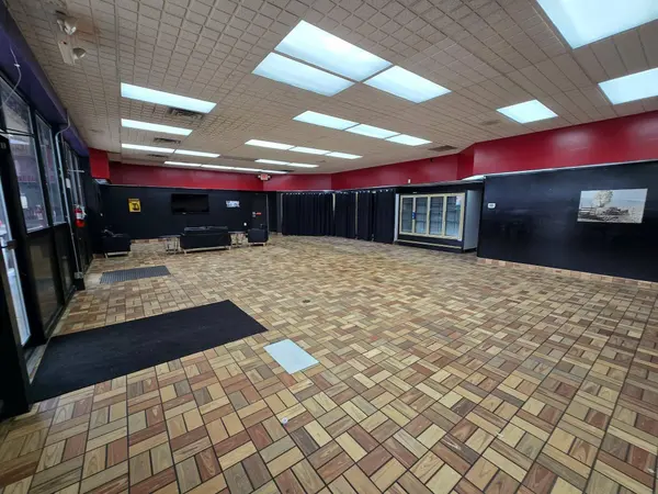 301 Broadway Ave, Yankton, SD 57078