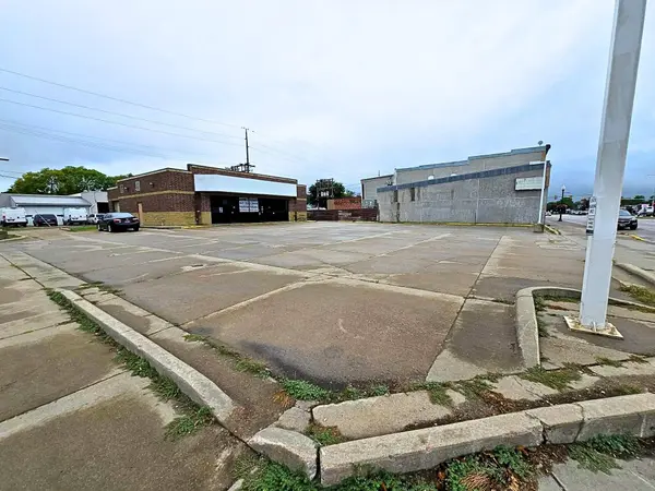 301 Broadway Ave, Yankton, SD 57078