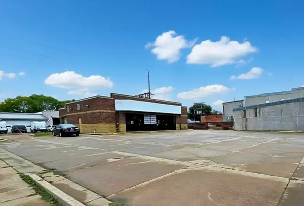 301 Broadway Ave, Yankton, SD 57078