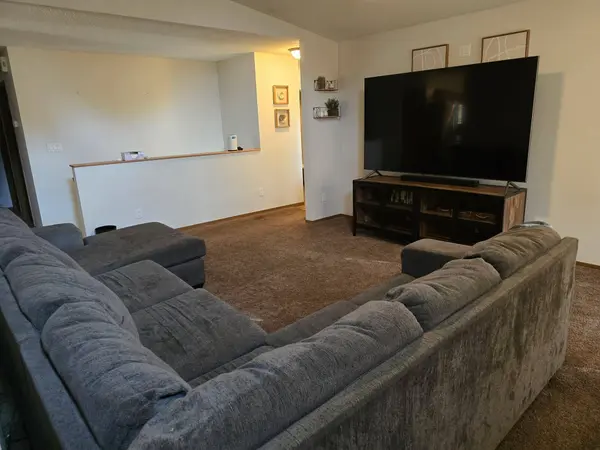 2606 Williams Cir, Yankton, SD 57078