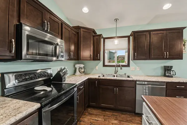 202 W 22nd St, Yankton, SD 57078