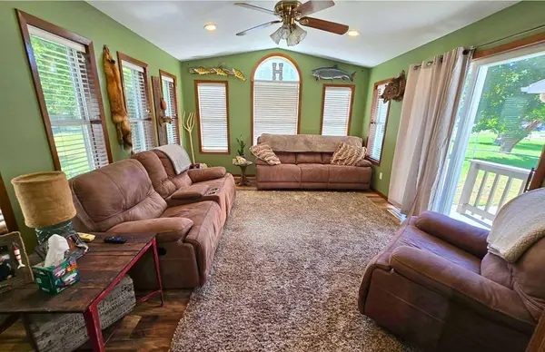 309 Iverson St, Gayville, SD 57031