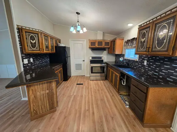2200 Douglas Ave, Yankton, SD 57078