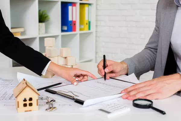 Real Estate Contracts: A Must-Know Guide for Homebuyers