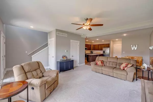 16605 Wilden DR, Clive, IA 50325