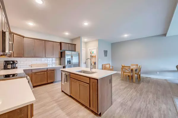 16605 Wilden DR, Clive, IA 50325