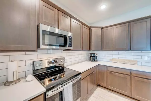 16605 Wilden DR, Clive, IA 50325