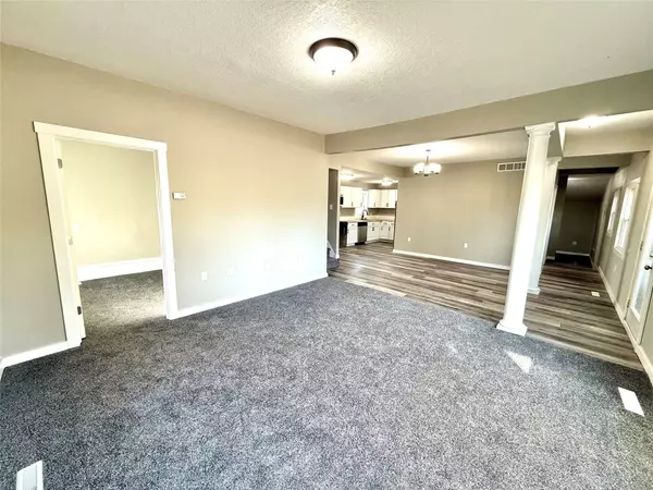 280 N 3rd Street, IA 50154