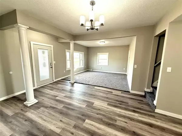 280 N 3rd Street, IA 50154