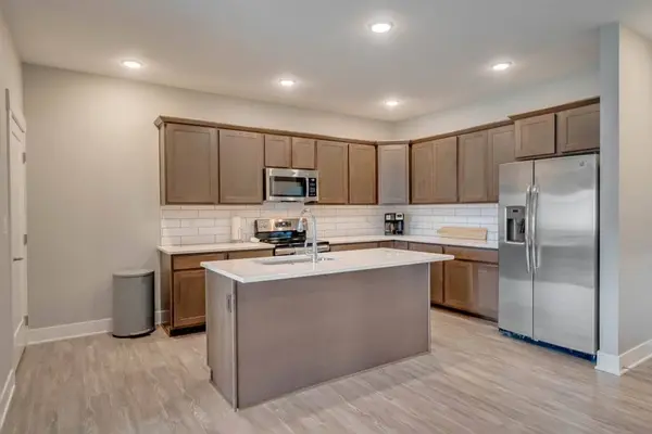 16605 Wilden Drive, Clive, IA 50325