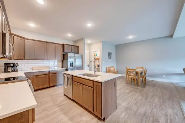16605 Wilden Drive, Clive, IA 50325
