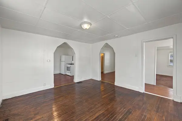709 E 1st Avenue, Indianola, IA 50125