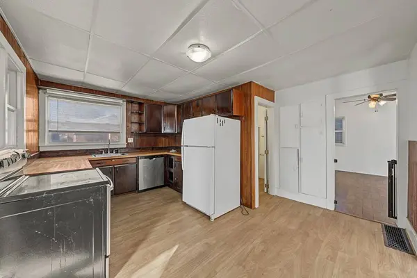411 E Clinton Avenue, Indianola, IA 50125
