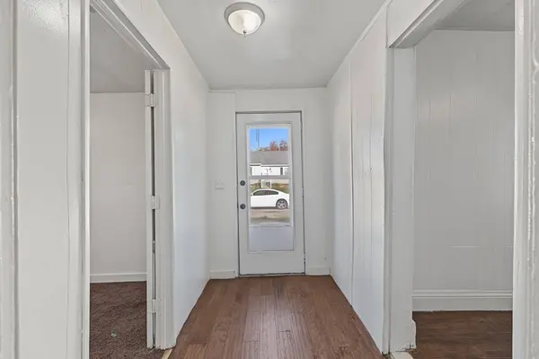 709 E 1st Avenue, Indianola, IA 50125