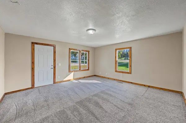 801 E 1st Avenue, Indianola, IA 50125