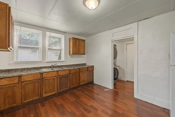 709 E 1st Avenue, Indianola, IA 50125