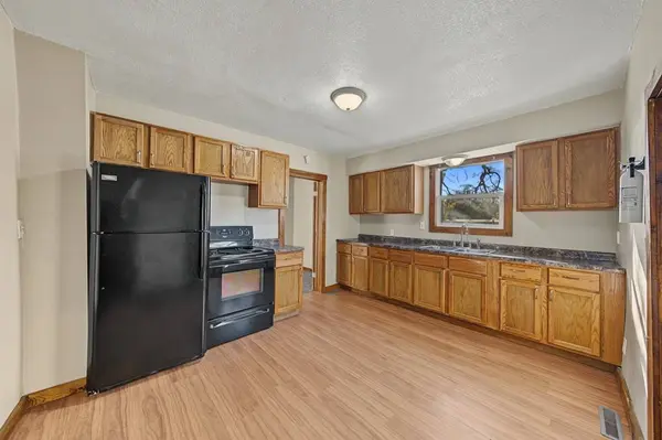 801 E 1st Avenue, Indianola, IA 50125