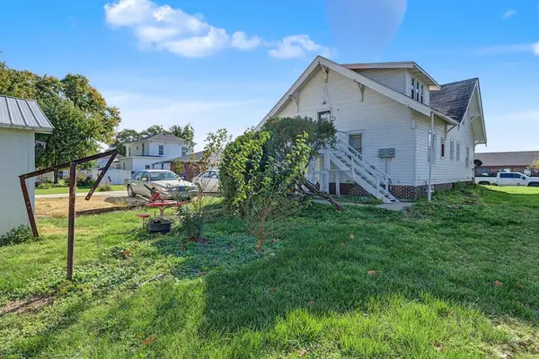 302 E Ashland Avenue, Indianola, IA 50125