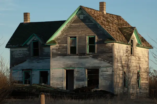 Distressed Home on Hemingway Road