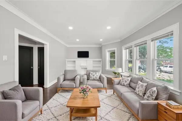 8101 S Kimbark Avenue, Chicago, IL 60619