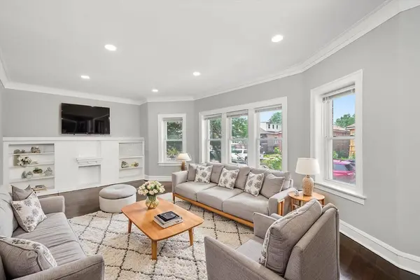 8101 S Kimbark Avenue, Chicago, IL 60619