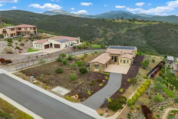 3881 Rancho Summit DR, Encinitas, CA 92024