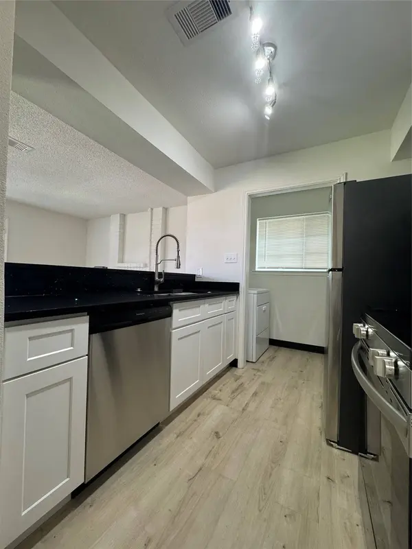 1319 Brenda LN #B, Humble, TX 77338