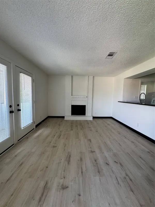 1319 Brenda LN #B
