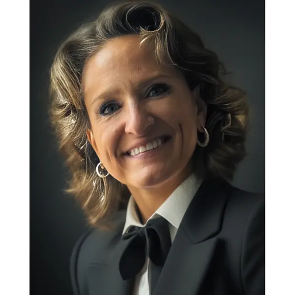 Realtor Lori Lewis