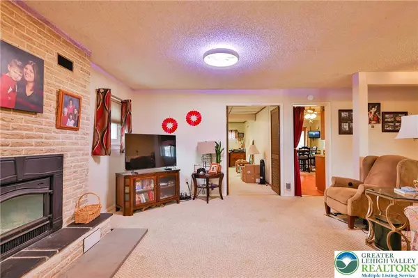 1929 Cloverdale RD, Bethlehem City, PA 18018