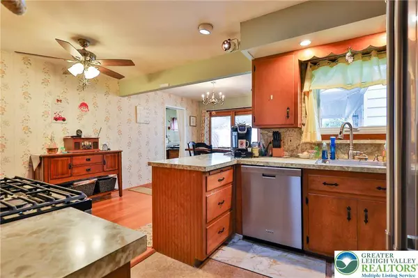 1929 Cloverdale RD, Bethlehem City, PA 18018