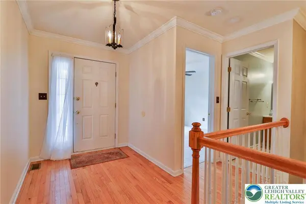 1211 Briarwood LN, Forks Twp, PA 18040