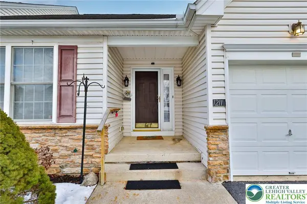 1211 Briarwood LN, Forks Twp, PA 18040