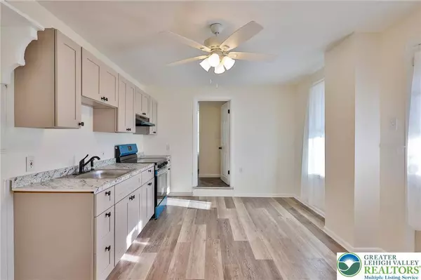 1005 Railroad ST, Catasauqua Boro, PA 18032