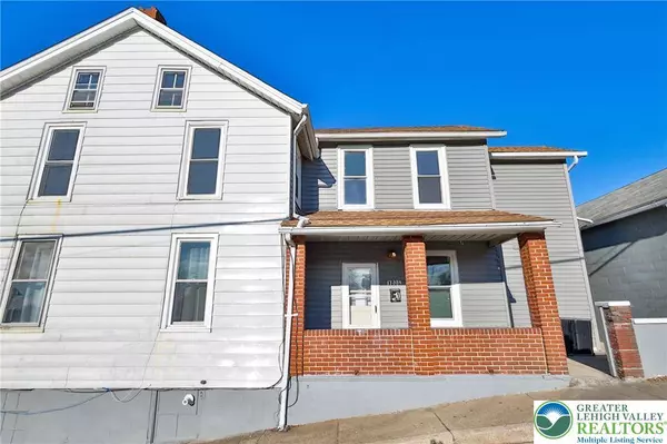 1005 Railroad ST, Catasauqua Boro, PA 18032