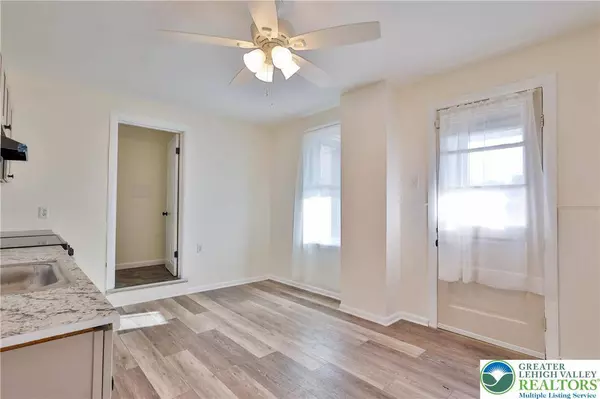 1005 Railroad ST, Catasauqua Boro, PA 18032