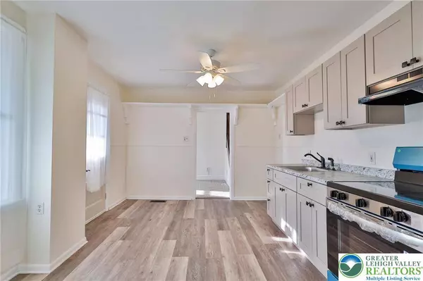 1005 Railroad ST, Catasauqua Boro, PA 18032