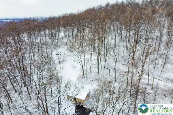 370 Gaffney Hill RD, Williams Twp, PA 18042
