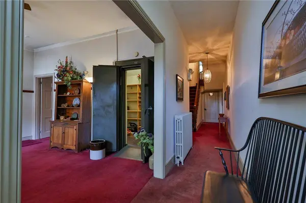 72 W Market, Bethlehem City, PA 18018