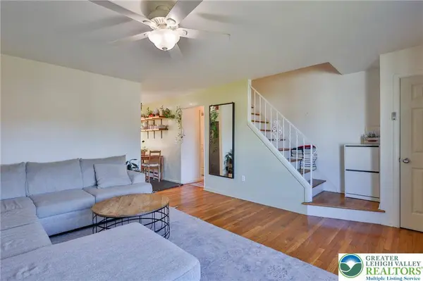 2922 Clayton ST, Palmer Twp, PA 18045